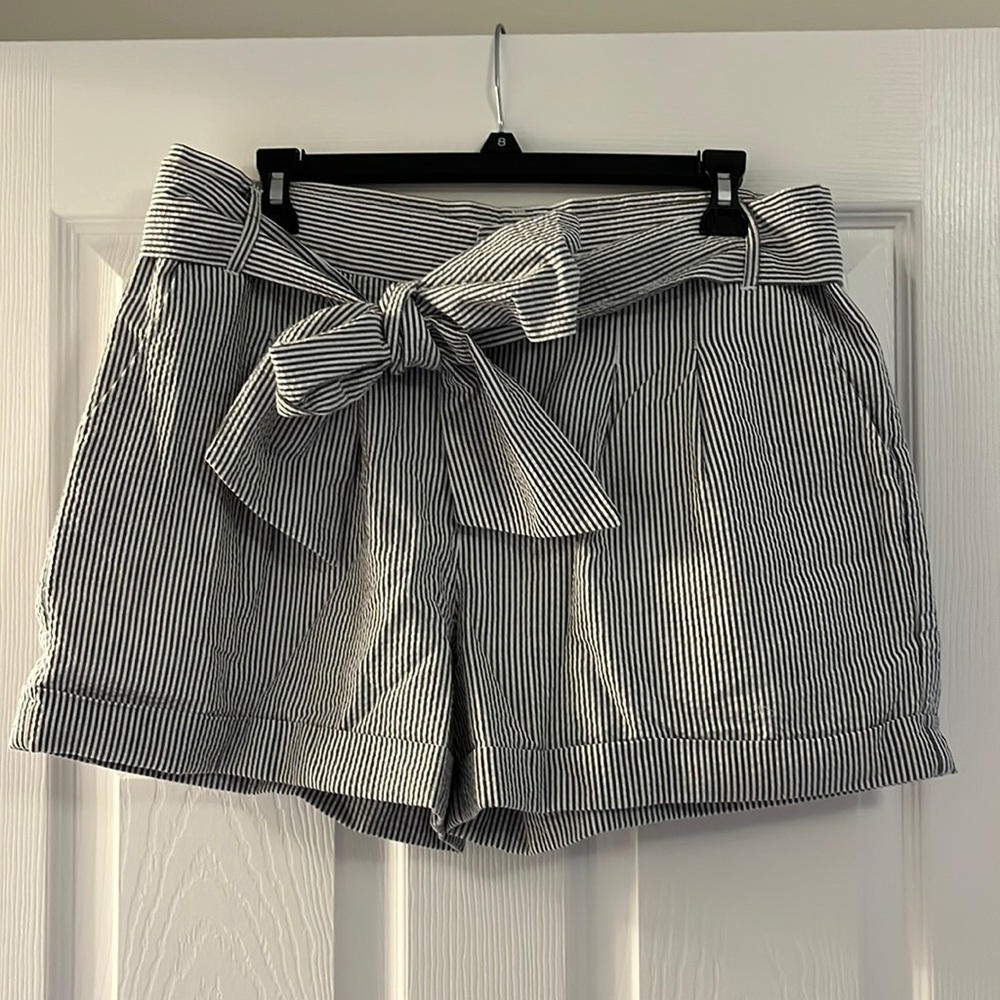 Lauren James Bow Shorts - L